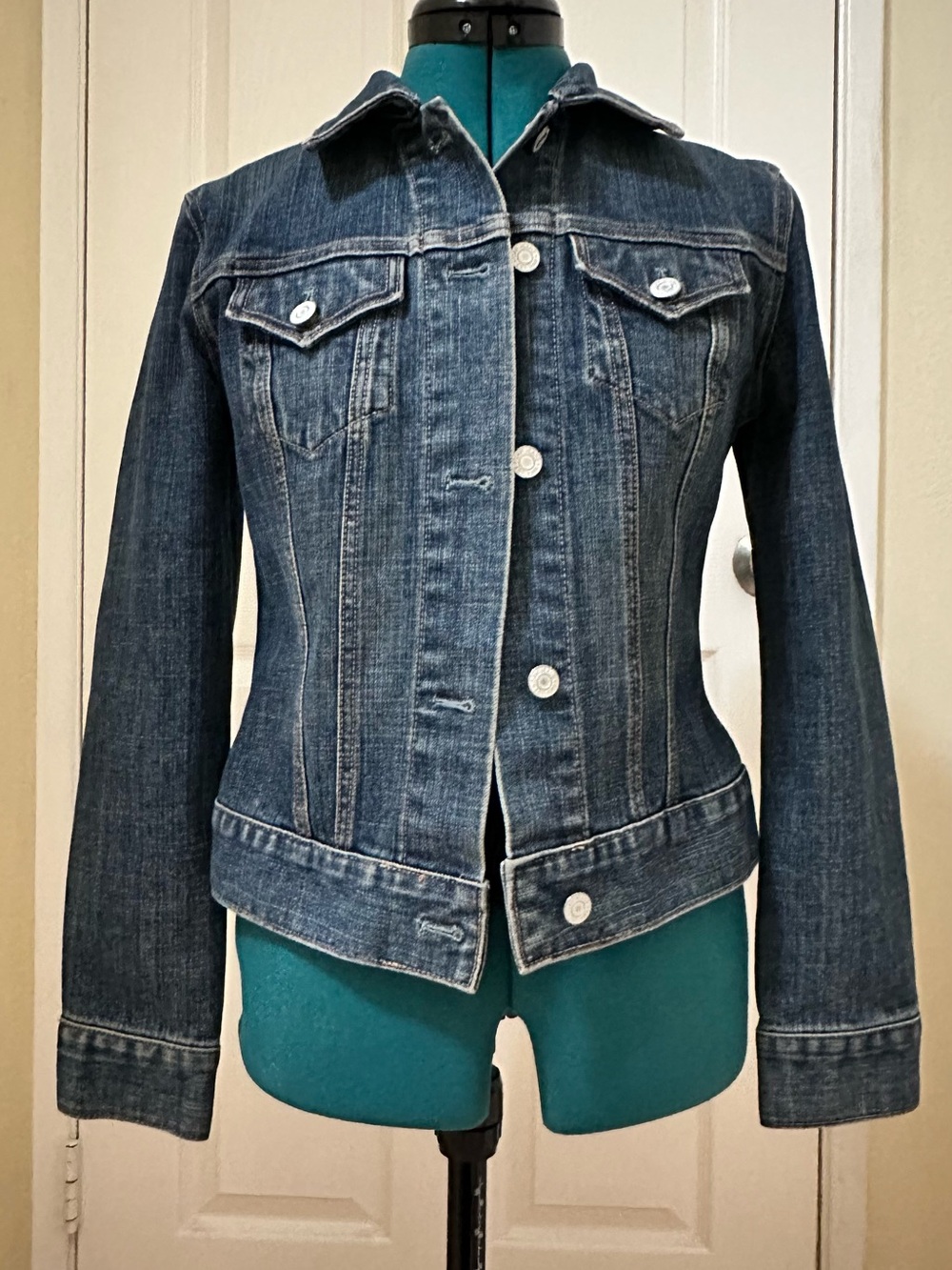 GAP Stretch Sz XS Vintage Y2K Denim Jacket Iconic Fitted Trucker Design